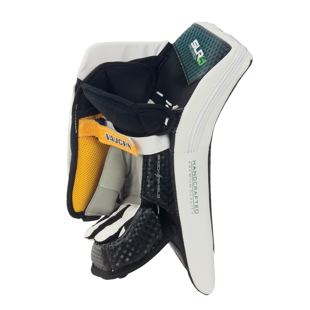 b-slr4-pro-carbon-w-bk-g-outside_9844.jpg b-slr4-pro-carbon-w-bk-g-outside_9844.jpg